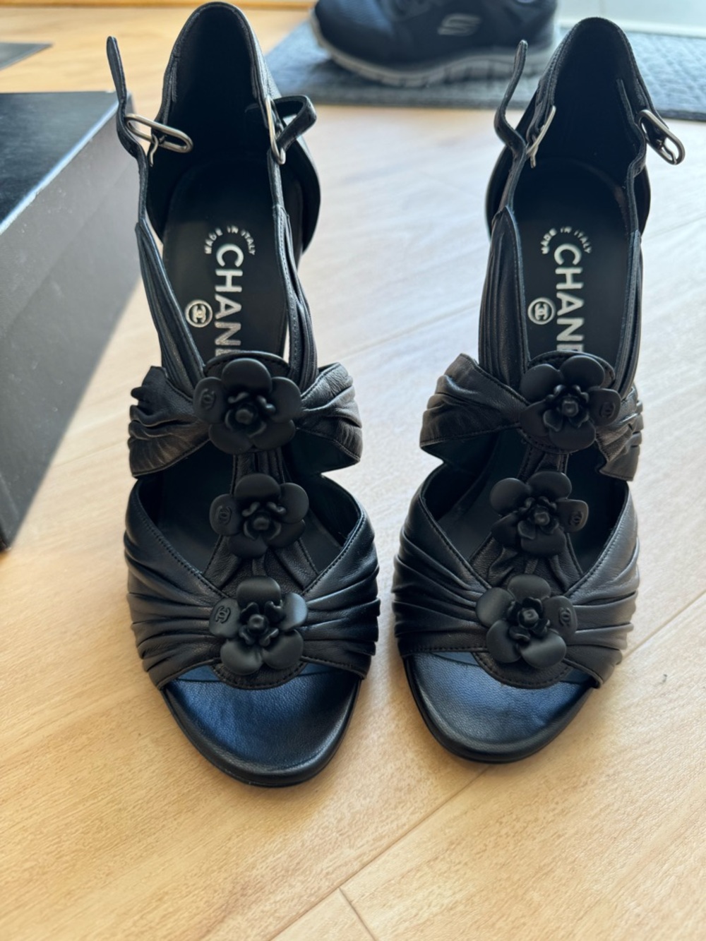 Chanel Black Camellia Flower Heels Pumps - Picture 3 of 10